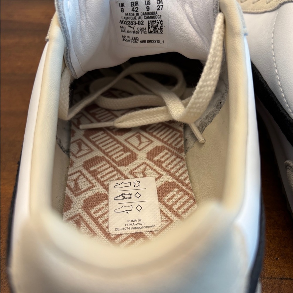 (Women 10.5 or US 9 Men) Puma Arizona White and Black Sneakers. Bought in Europe - Picture 5 of 5